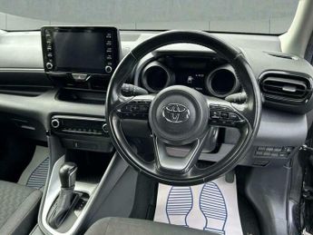 Toyota Yaris 1.5 VVT-h Design E-CVT Euro 6 (s/s) 5dr