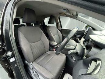 Toyota Yaris 1.5 VVT-h Design E-CVT Euro 6 (s/s) 5dr