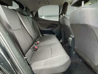 Toyota Yaris 1.5 VVT-h Design E-CVT Euro 6 (s/s) 5dr