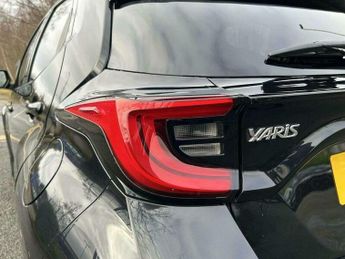 Toyota Yaris 1.5 VVT-h Design E-CVT Euro 6 (s/s) 5dr