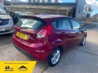 Ford Fiesta 1.6 Zetec Hatchback 5dr Petrol Powershift (138 g/km, 104 bhp)