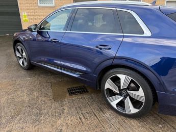 Audi E-TRON QUATTRO S LINE