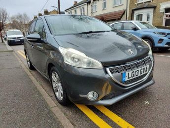 Peugeot 208 1.2 VTi Allure Euro 5 5dr