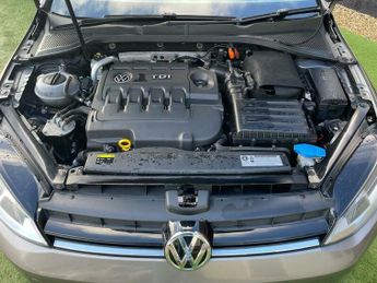 Volkswagen Golf SE TDI BLUEMOTION TECHNOLOGY DSG