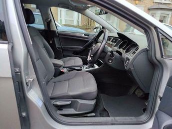 Volkswagen Golf 35.8kWh e-Golf Auto 5dr