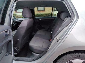 Volkswagen Golf 35.8kWh e-Golf Auto 5dr