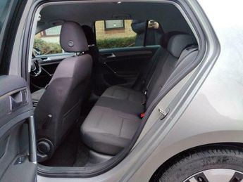 Volkswagen Golf 35.8kWh e-Golf Auto 5dr