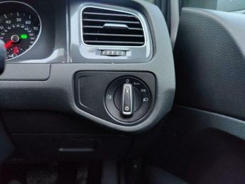 Volkswagen Golf 35.8kWh e-Golf Auto 5dr