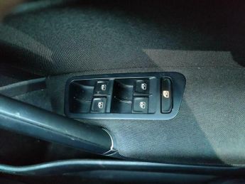 Volkswagen Golf 35.8kWh e-Golf Auto 5dr