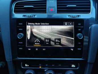 Volkswagen Golf 35.8kWh e-Golf Auto 5dr