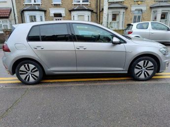 Volkswagen Golf 35.8kWh e-Golf Auto 5dr