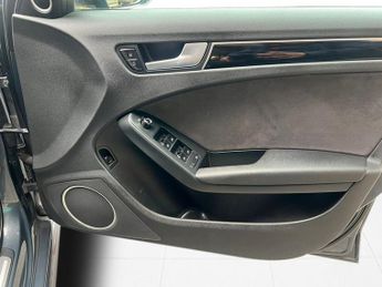 Audi A4 TDI S LINE BLACK EDITION