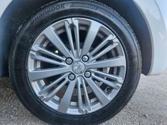 Peugeot 208 1.2 PureTech Allure EAT Euro 6 (s/s) 5dr