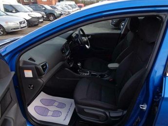 Hyundai Ioniq 1.6 h-GDi Premium DCT Euro 6 (s/s) 5dr