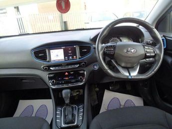 Hyundai Ioniq 1.6 h-GDi Premium DCT Euro 6 (s/s) 5dr