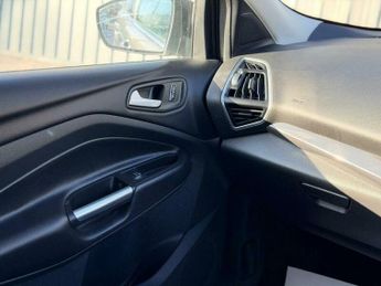 Ford Kuga 2.0 TDCi Titanium SUV 5dr Diesel Powershift AWD Euro 6 (s/s) (18