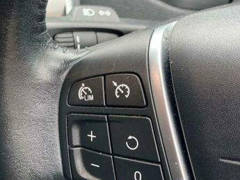 Volvo V40 2.0 D2 Pro Hatchback 5dr Diesel Auto Euro 6 (s/s) (120 ps)