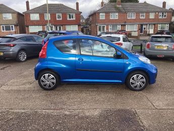 Peugeot 107 1.0 12V Urban Hatchback 3dr Petrol 2 Tronic Euro 4 (68 ps)