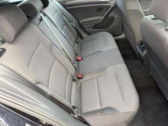 Volkswagen Golf SE NAVIGATION TDI BLUEMOTION TECHNOLOGY DSG