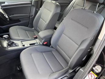 Volkswagen Golf SE NAVIGATION TDI BLUEMOTION TECHNOLOGY DSG