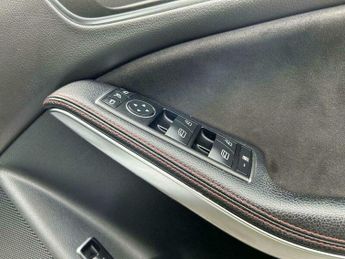 Mercedes-Benz CLA 2.1 CLA220d AMG Line Shooting Brake 7G-DCT Euro 6 (s/s) 5dr