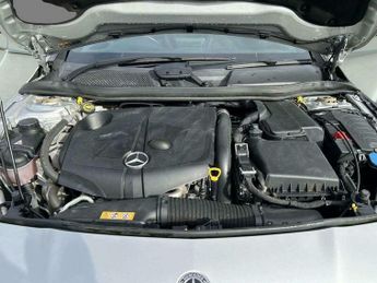 Mercedes-Benz CLA 2.1 CLA220d AMG Line Shooting Brake 7G-DCT Euro 6 (s/s) 5dr