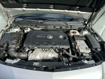 Vauxhall Insignia 2.0 CDTi Design Auto Euro 5 5dr
