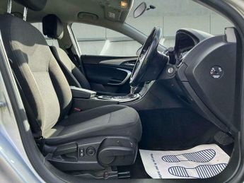 Vauxhall Insignia 2.0 CDTi Design Auto Euro 5 5dr