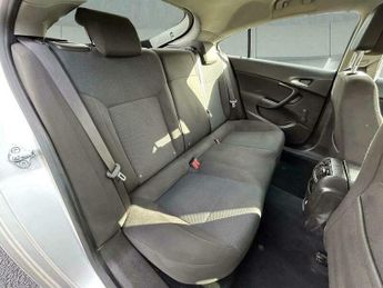 Vauxhall Insignia 2.0 CDTi Design Auto Euro 5 5dr