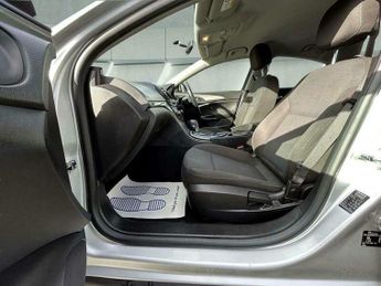 Vauxhall Insignia 2.0 CDTi Design Auto Euro 5 5dr