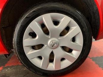 Nissan Leaf 24kWh Visia Hatchback 5dr Electric Auto (107 bhp)