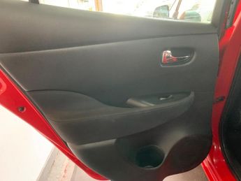 Nissan Leaf 24kWh Visia Hatchback 5dr Electric Auto (107 bhp)
