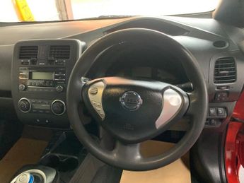 Nissan Leaf 24kWh Visia Hatchback 5dr Electric Auto (107 bhp)
