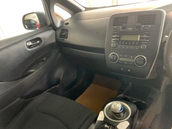 Nissan Leaf 24kWh Visia Hatchback 5dr Electric Auto (107 bhp)