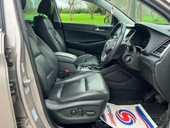 Hyundai Tucson 2.0 CRDi Premium Auto 4WD Euro 6 5dr