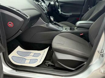 Ford Focus 1.6 Titanium Navigator Powershift Euro 5 5dr