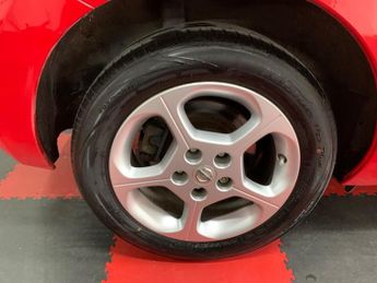 Nissan Leaf 24kWh Acenta Hatchback 5dr Electric Auto (107 bhp)