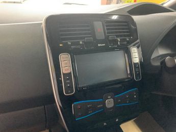 Nissan Leaf 24kWh Acenta Hatchback 5dr Electric Auto (107 bhp)