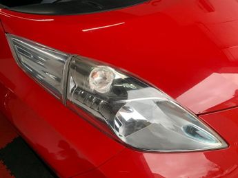 Nissan Leaf 24kWh Acenta Hatchback 5dr Electric Auto (107 bhp)