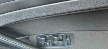 Volkswagen Golf 35.8kWh e-Golf Auto 5dr