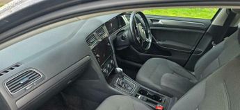 Volkswagen Golf 35.8kWh e-Golf Auto 5dr