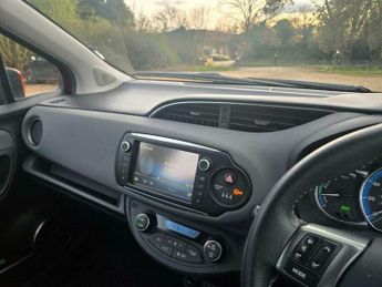 Toyota Yaris 1.5 VVT-h Icon E-CVT Euro 6 5dr