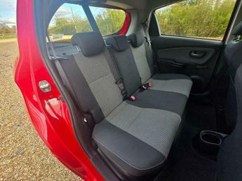 Toyota Yaris 1.5 VVT-h Icon E-CVT Euro 6 5dr