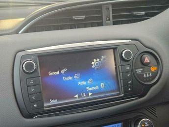 Toyota Yaris 1.5 VVT-h Icon E-CVT Euro 6 5dr