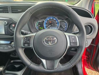 Toyota Yaris 1.5 VVT-h Icon E-CVT Euro 6 5dr