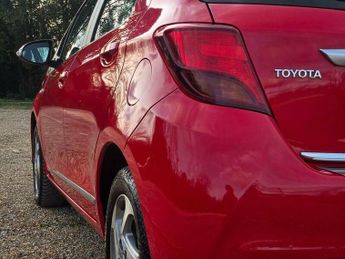 Toyota Yaris 1.5 VVT-h Icon E-CVT Euro 6 5dr