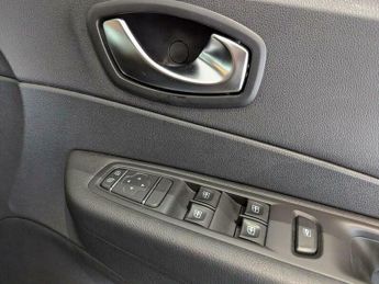 Renault Captur 1.5 dCi ENERGY Iconic EDC Euro 6 (s/s) 5dr