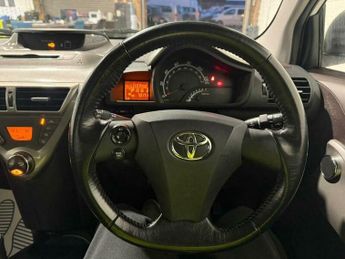 Toyota iQ 1.0 VVT-i 2 Multidrive Euro 4 3dr