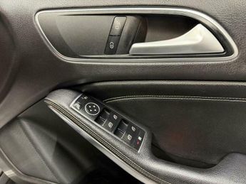 Mercedes-Benz C Class 1.6 GLA180 Urban Edition 7G-DCT Euro 6 (s/s) 5dr