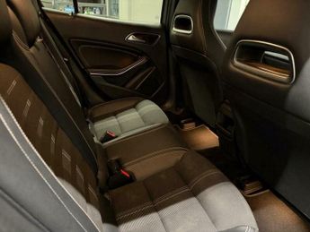 Mercedes-Benz C Class 1.6 GLA180 Urban Edition 7G-DCT Euro 6 (s/s) 5dr